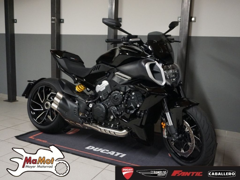 DUCATI DIAVEL V4