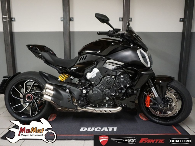 DUCATI DIAVEL V4