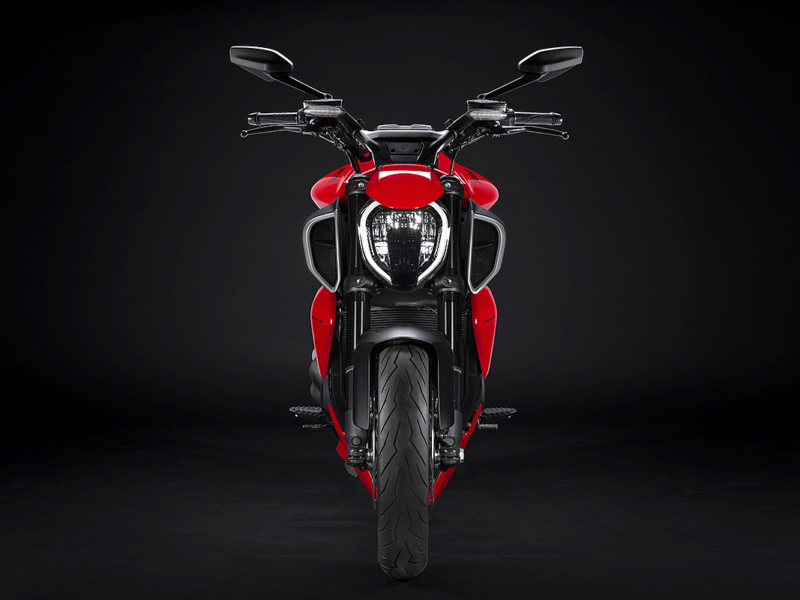 DUCATI Diavel V4 (Showroom)