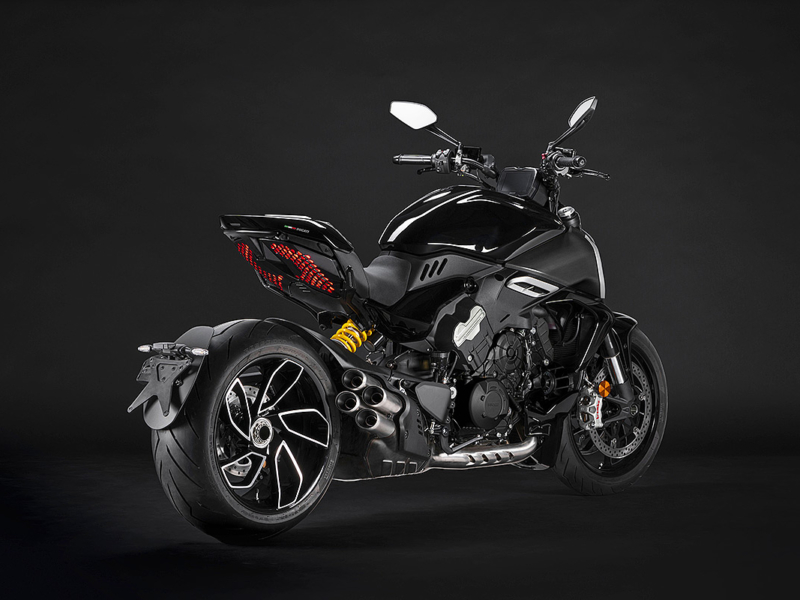DUCATI Diavel V4 (Showroom)