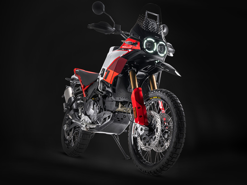 DUCATI DesertX Rally (Showroom)