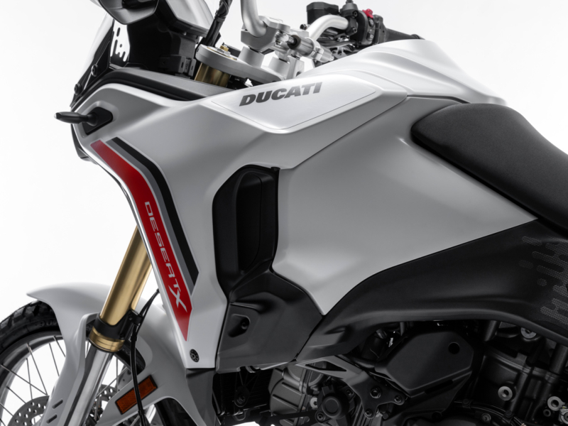 DUCATI DesertX 2G (Showroom)