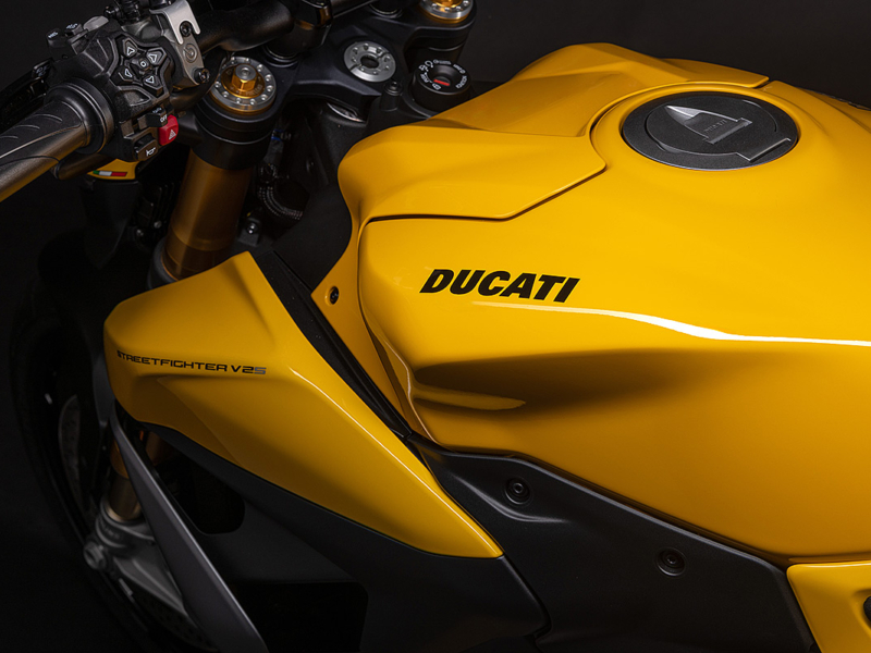 DUCATI Streetfighter V2 S