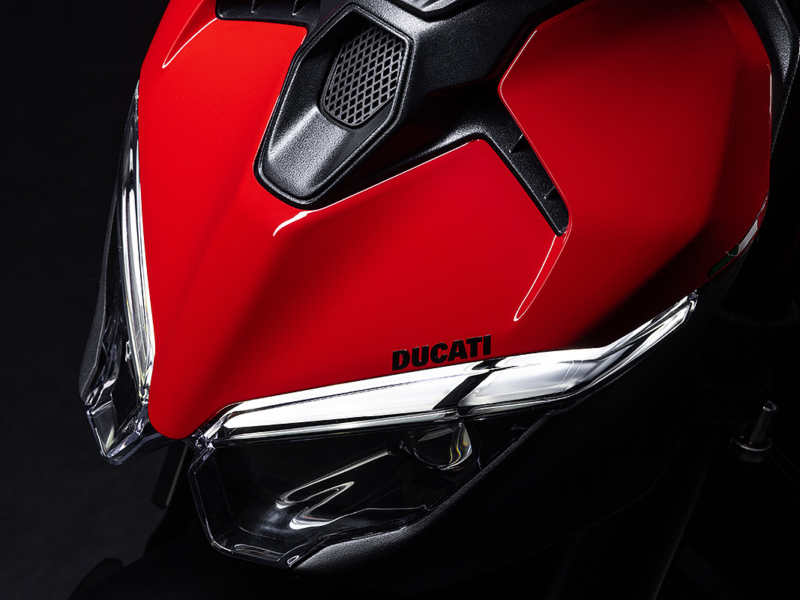DUCATI Streetfighter V2 (Showroom)