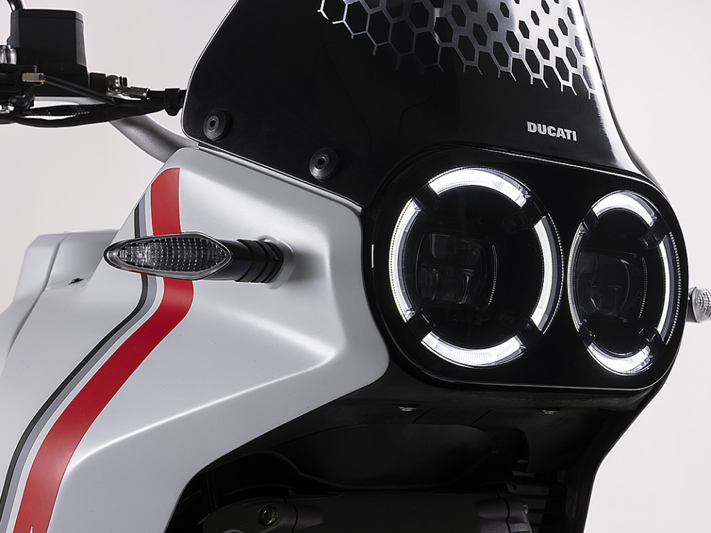 DUCATI DesertX (Showroom) 