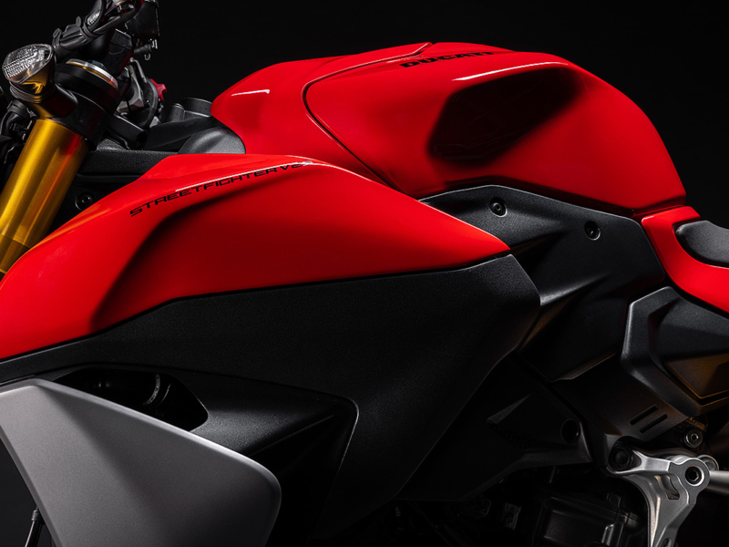 DUCATI Streetfighter V2 S (Showroom)