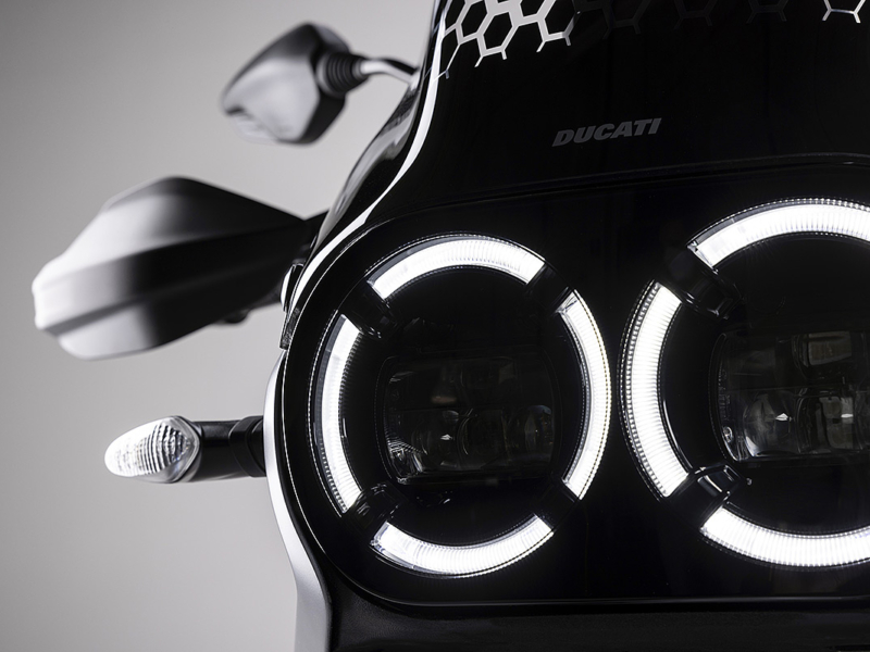 DUCATI DesertX (Showroom)