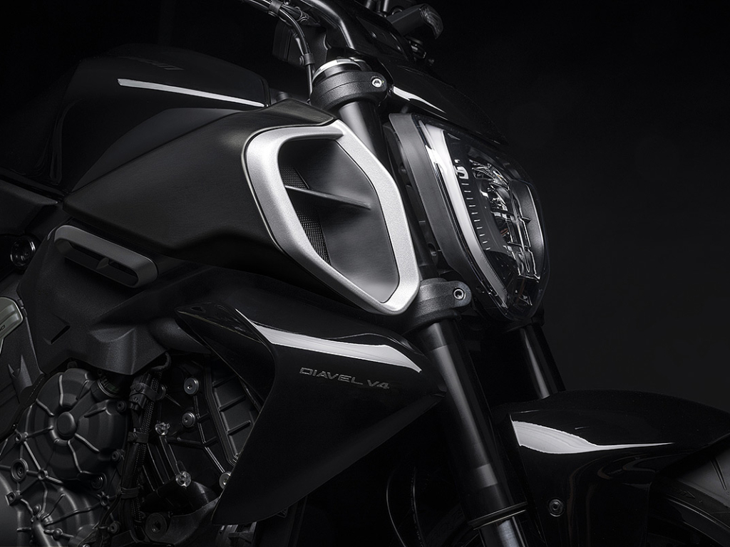 DUCATI Diavel V4 (Showroom) 