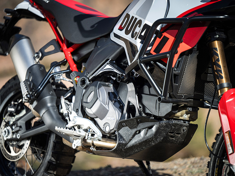 DUCATI DesertX Rally (Showroom)