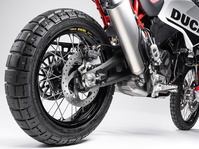 DUCATI DesertX Rally (Showroom)