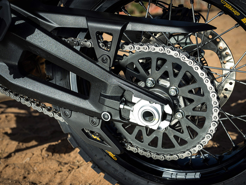 DUCATI DesertX Rally (Showroom)