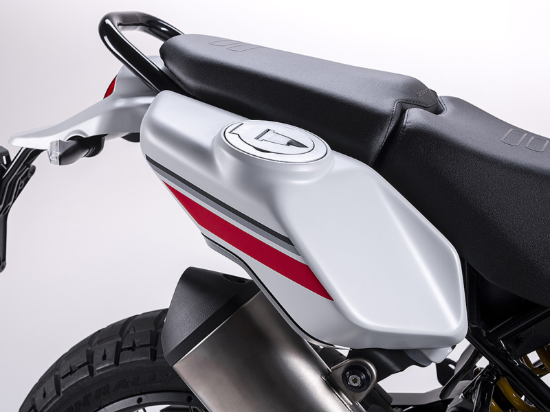 DUCATI DesertX (Showroom)