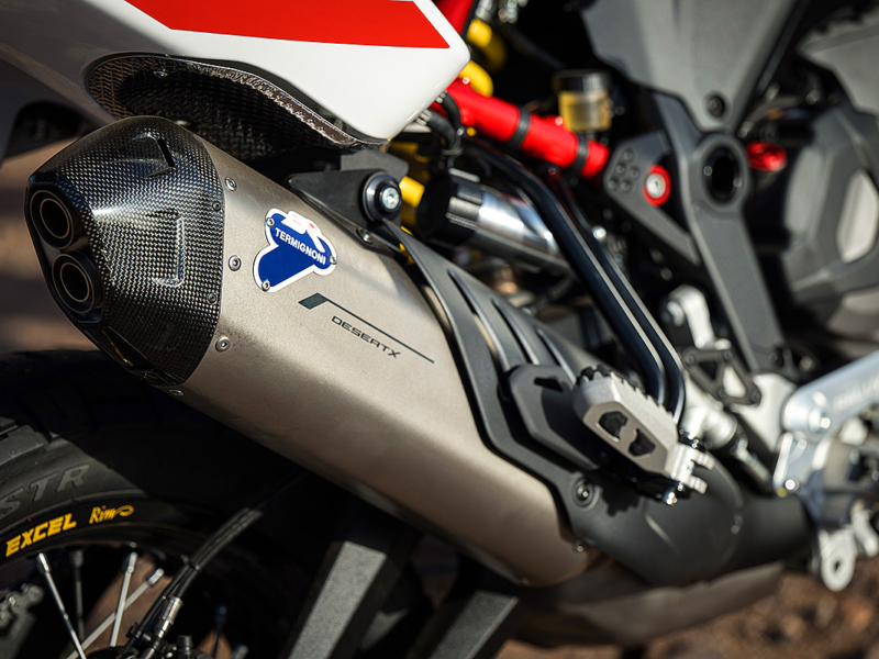DUCATI DesertX Rally (Showroom)