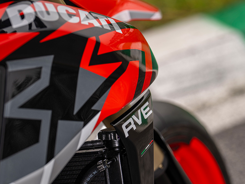 DUCATI Hypermotard 698 Mono RVE (Showroom)