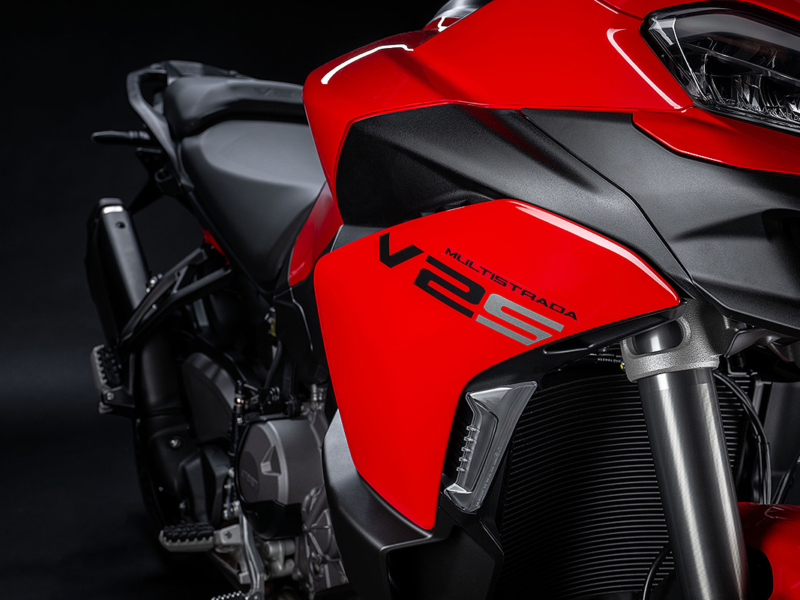 DUCATI Mulitstrada V2 S (Showroom)