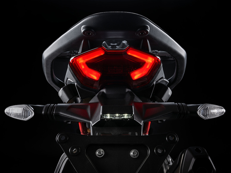 DUCATI Mulitstrada V2 S (Showroom)