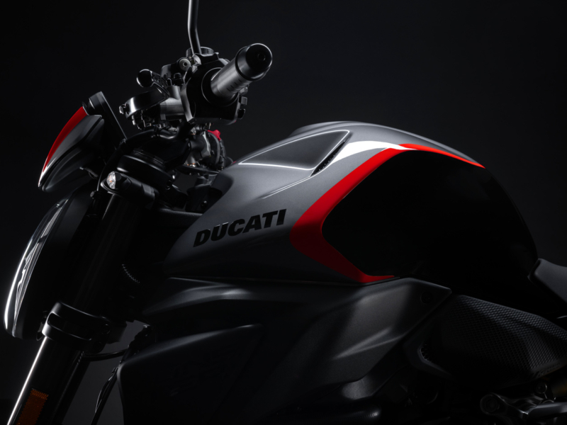 DUCATI Monster Sport 5G (Showroom)