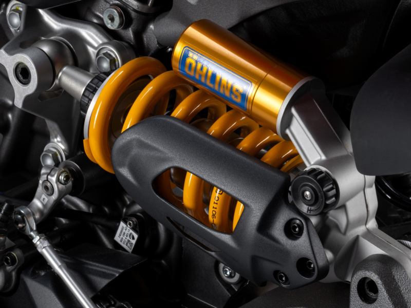 DUCATI Streetfighter V2 S (Showroom)