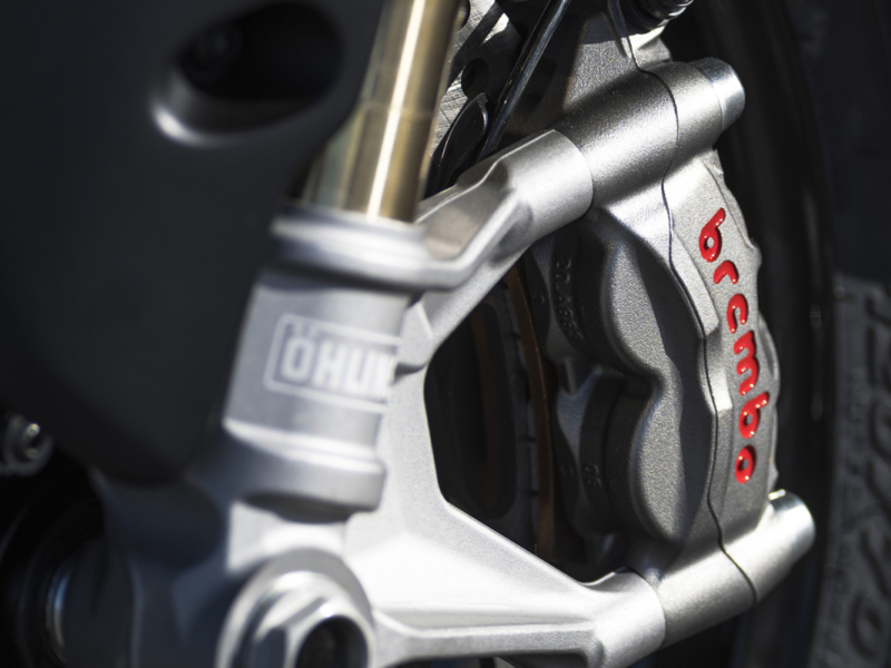 DUCATI Streetfighter V2 S (Showroom)